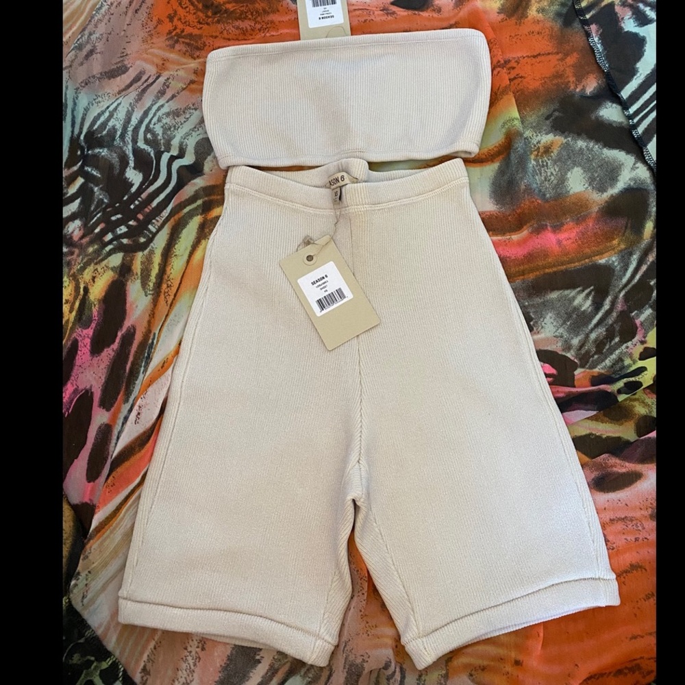 SOLD❤️ Yeezy season 6 shorts and crop top set - XS - Picture 3 of 7
